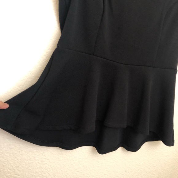 ELLE Womens Small Black Peplum V-Neck Top Knit Tank Sleeveless NWT $40 - Picture 5 of 14